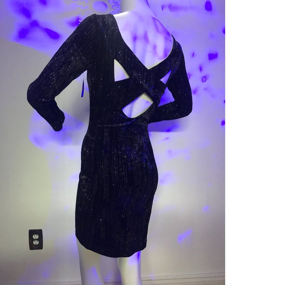 le chateau Black Sparkle Open-Back Long Sleeve Cocktail Dress